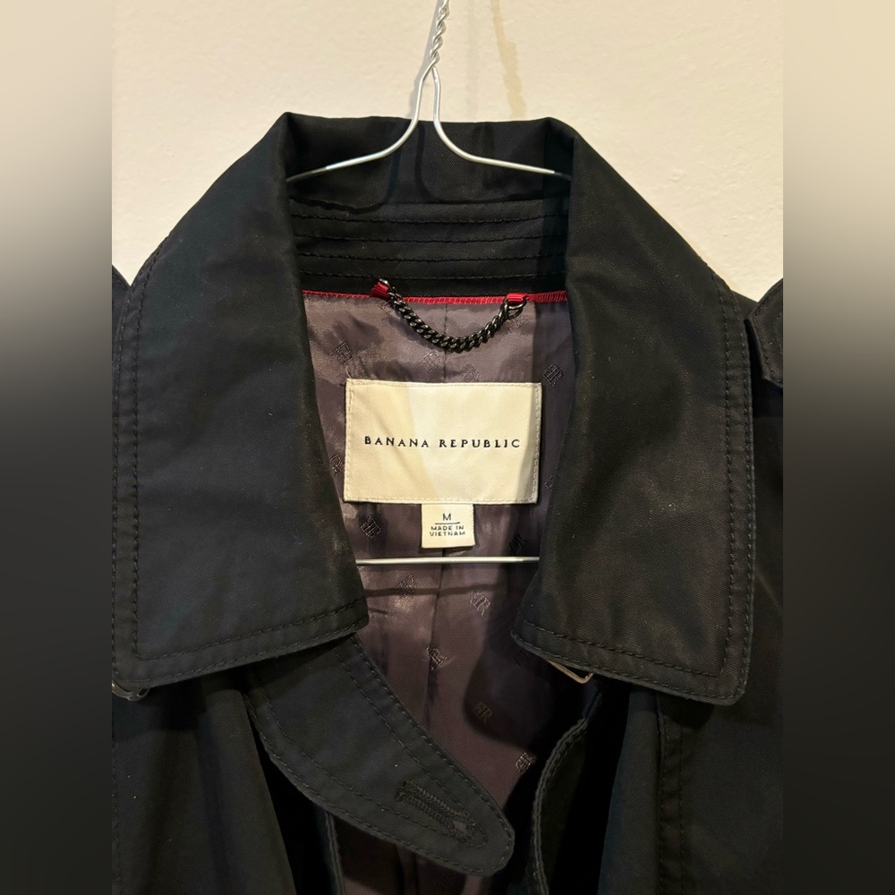 Banana Republic black trench coat size M for fall / winter - Picture 4 of 4